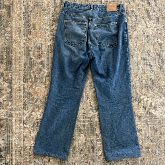 Zara high-rise straight leg jeans in mid blue - Picture 3 of 3